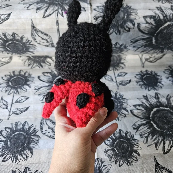Crochet Lady Bug Amigurumi Plushie - Picture 12 of 16